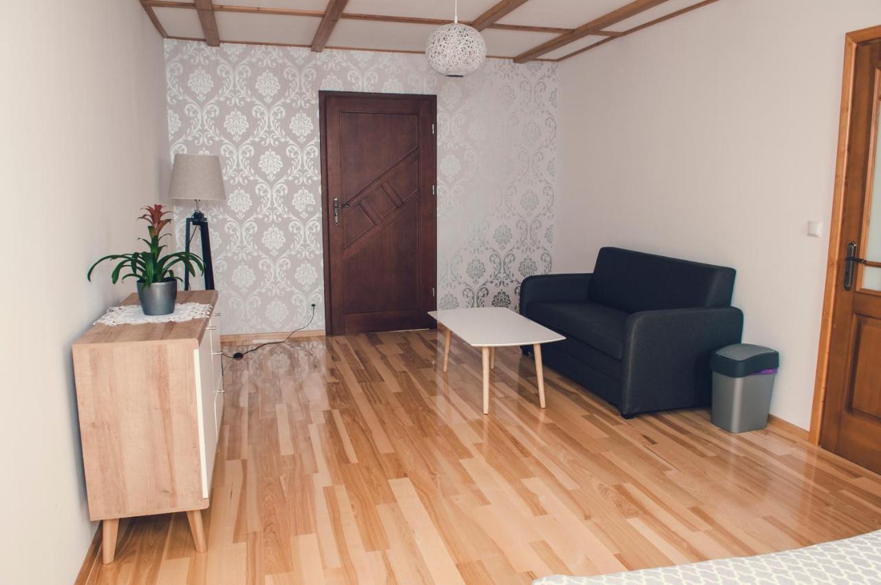 Dobranocka Hotel Malastow Bagian luar foto
